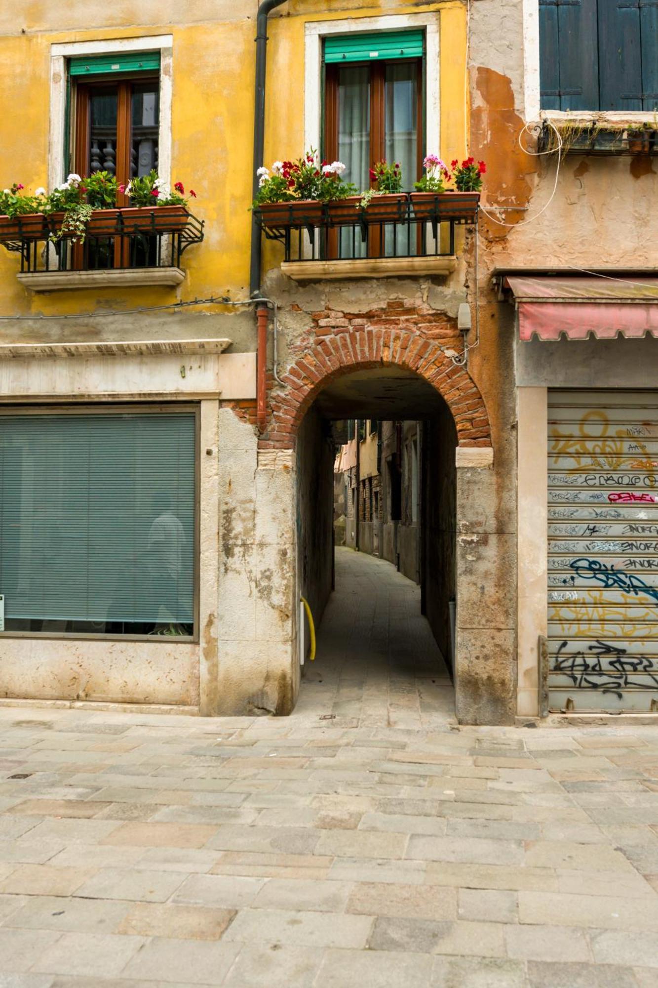 Ca Del Bezzo - Comfort & City View Венеция Экстерьер фото